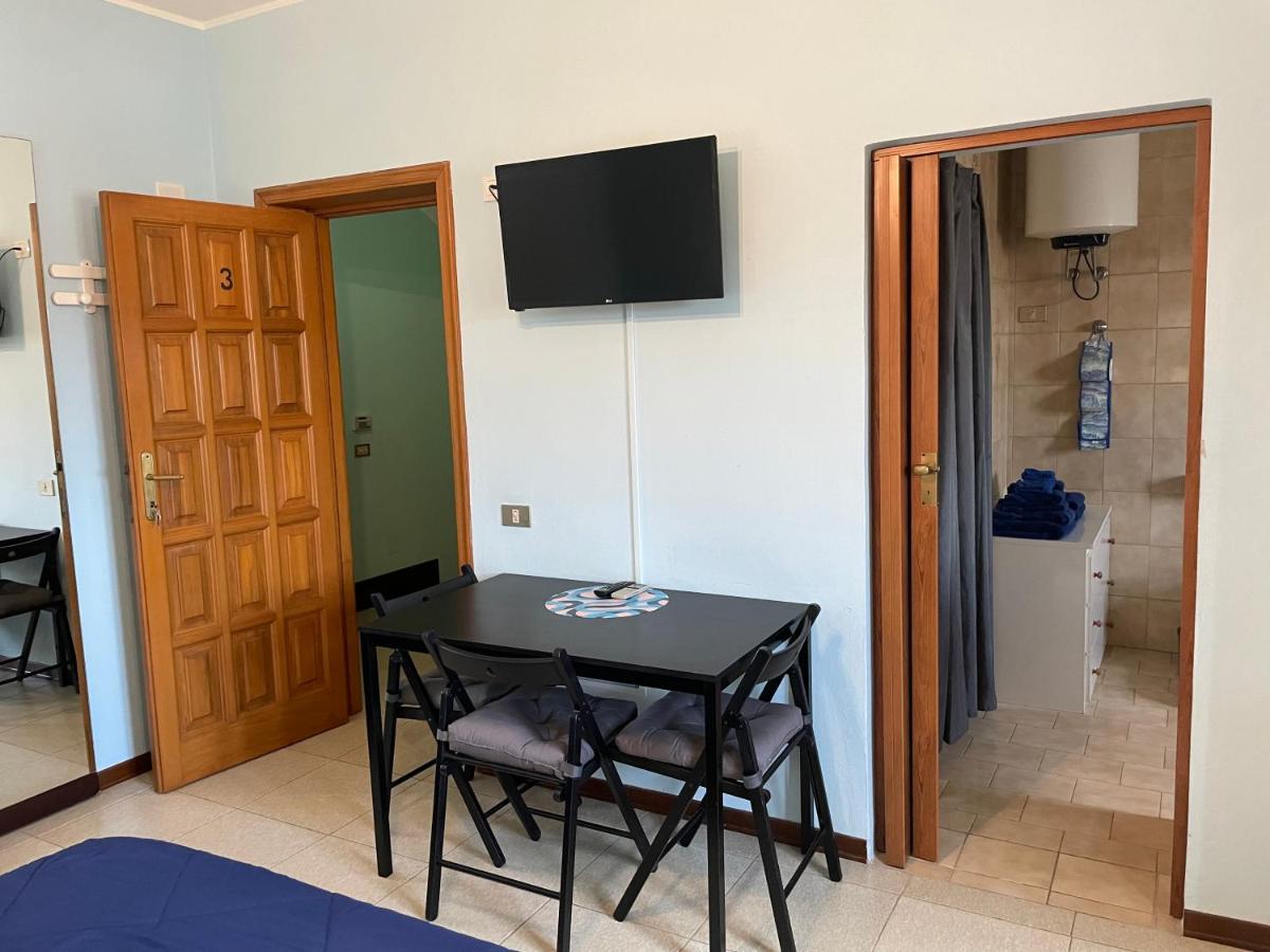B&B Su Fassoi Santa Giusta Esterno foto