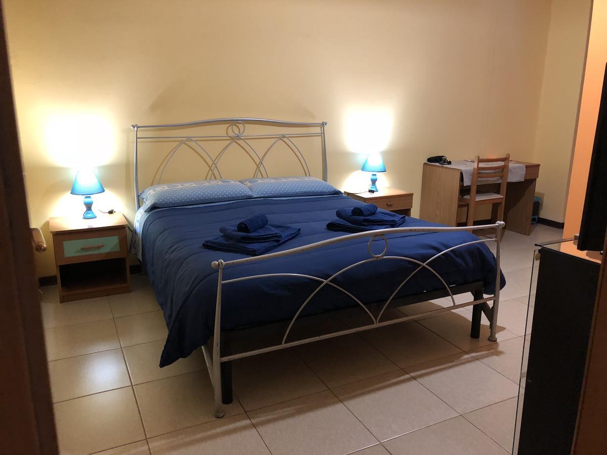 B&B Su Fassoi Santa Giusta Esterno foto