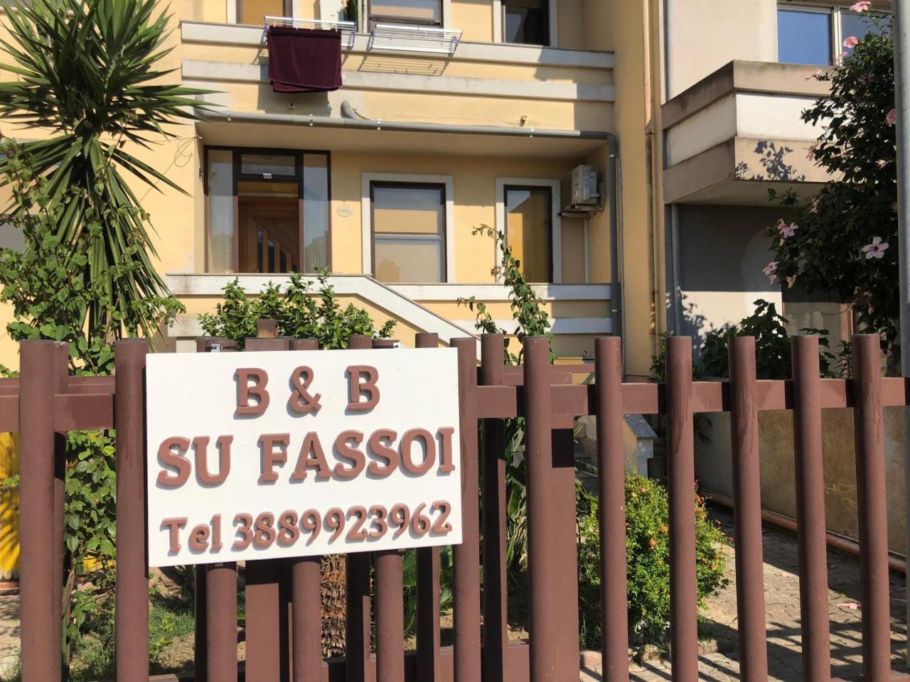 B&B Su Fassoi Santa Giusta Esterno foto